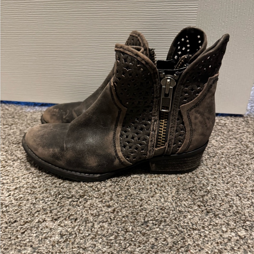 Circle G booties